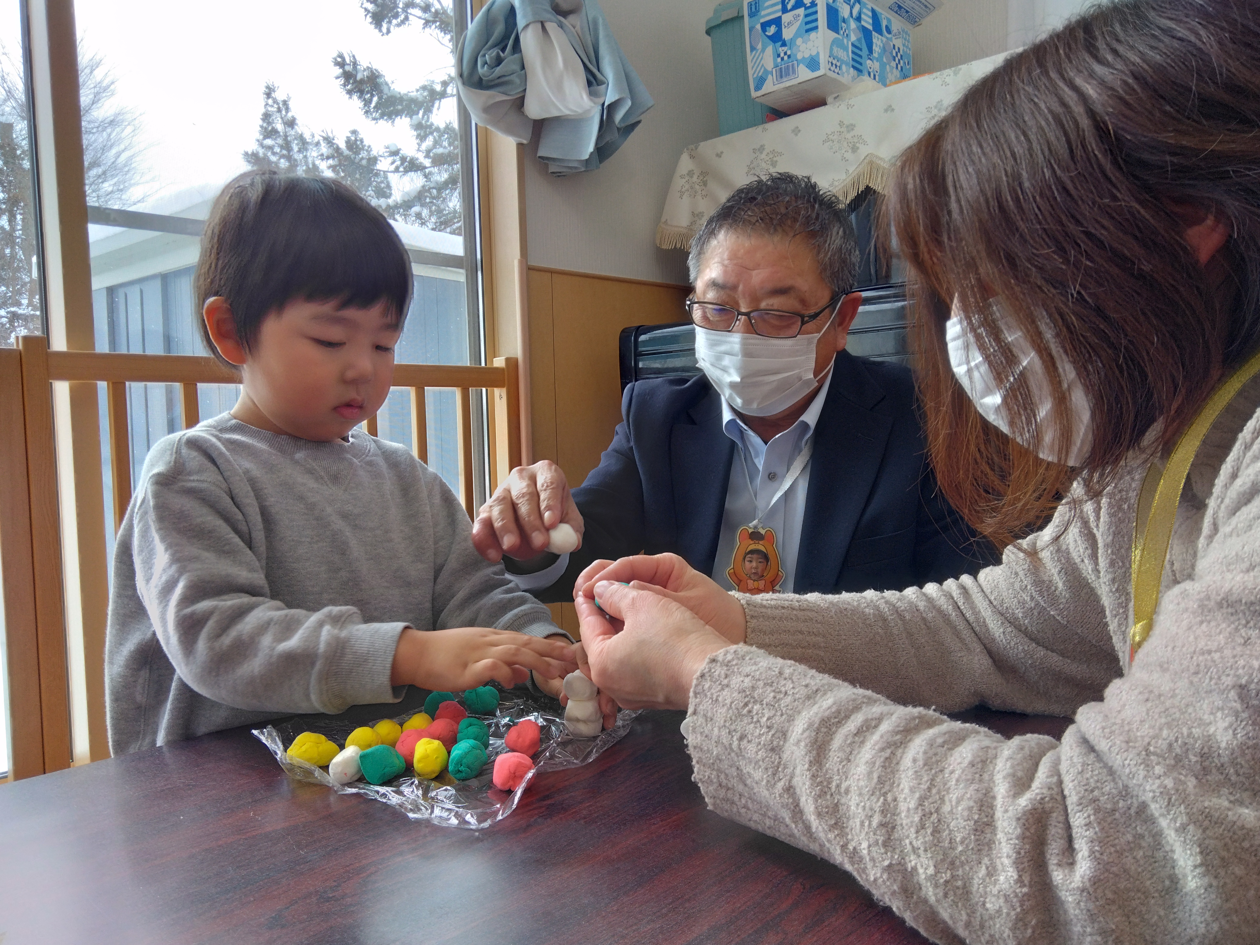 4-祖父母参観日　みずき飾り