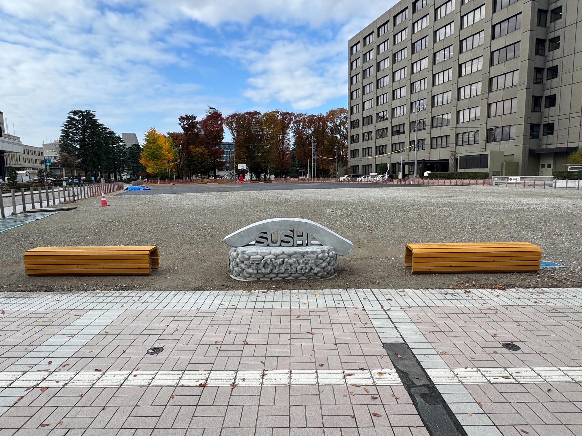 6-建設用3DP造形　SUSHIモニュメントベンチ