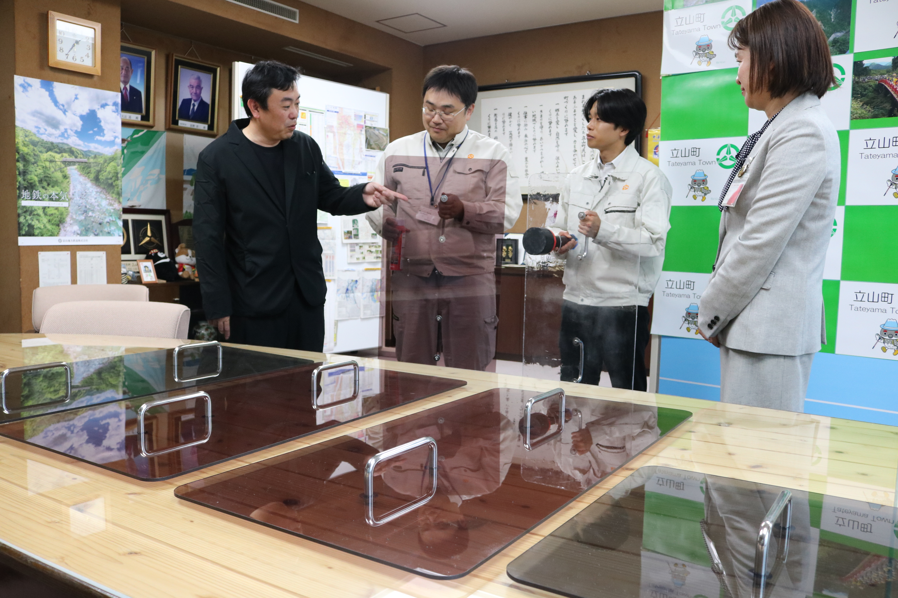 7-立山町に熊対策用品を寄付しました