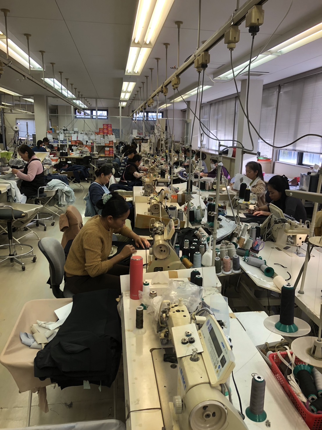 1-日本スタッフだけでなく、海外実習生も充実。