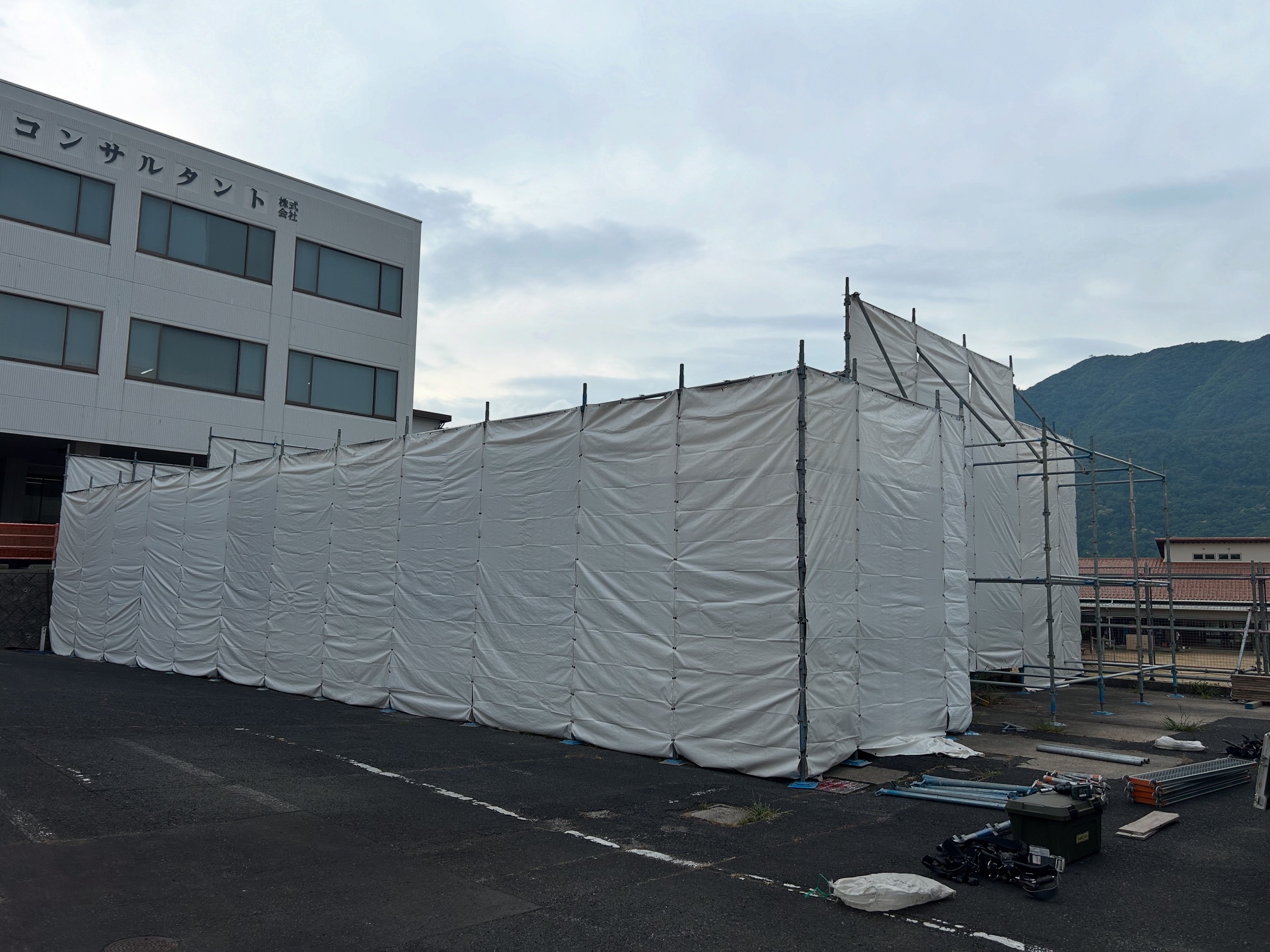 解体養生用足場