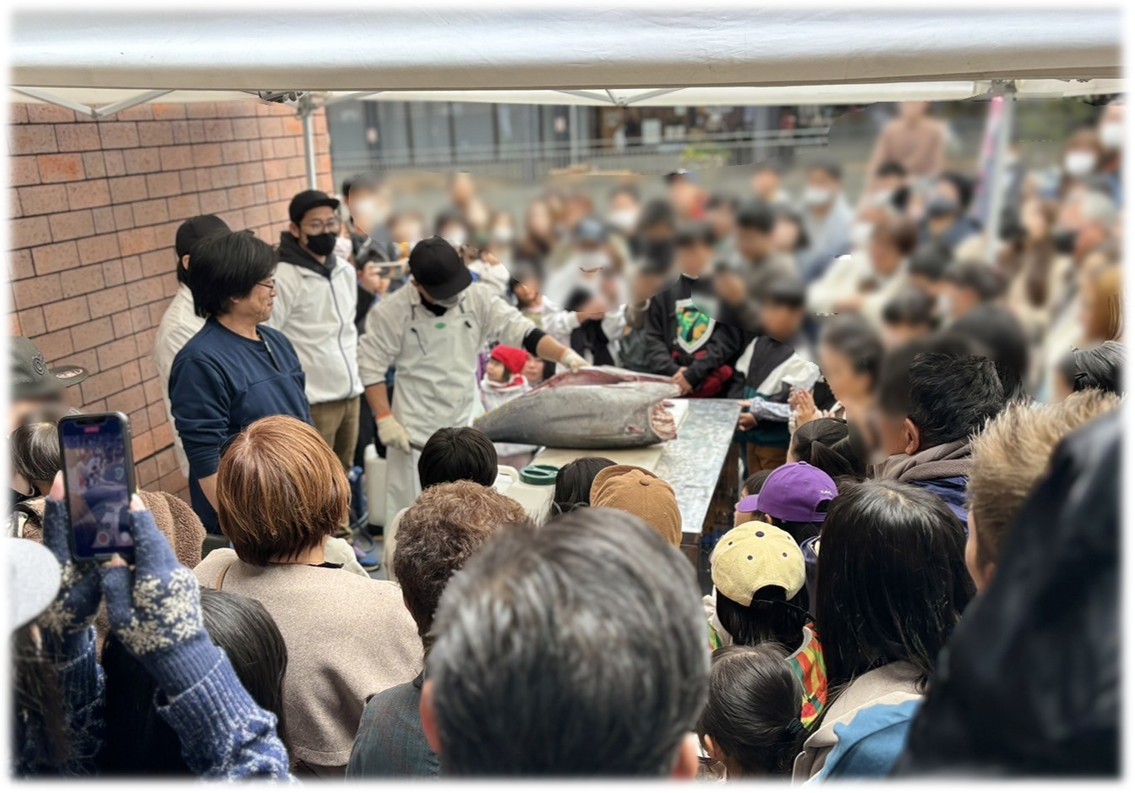 3-マグロ解体ショー