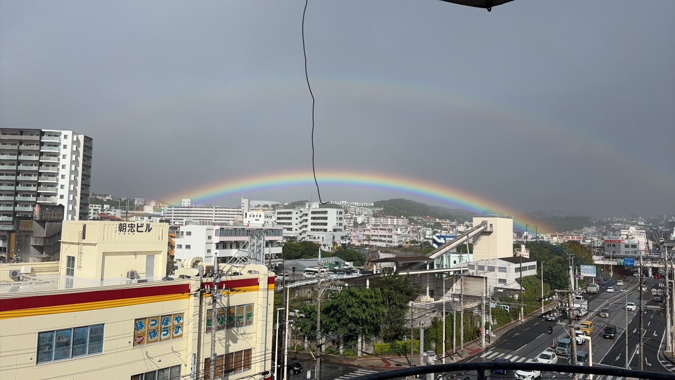 1-🌈雨上がりに現れた街をつなぐ虹🌈