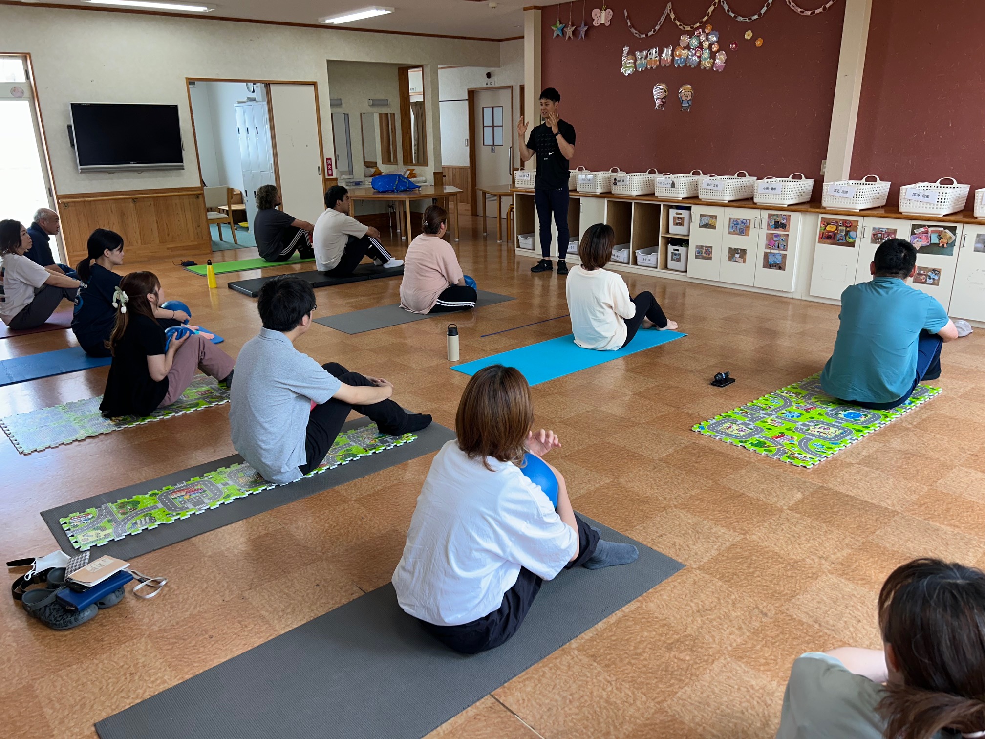 0-ハタラキビト+グループレッスンの様子紹介