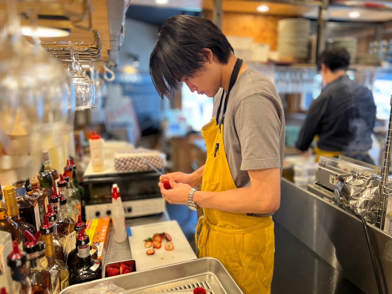 原価ビストロチーズプラスの調理長・補助