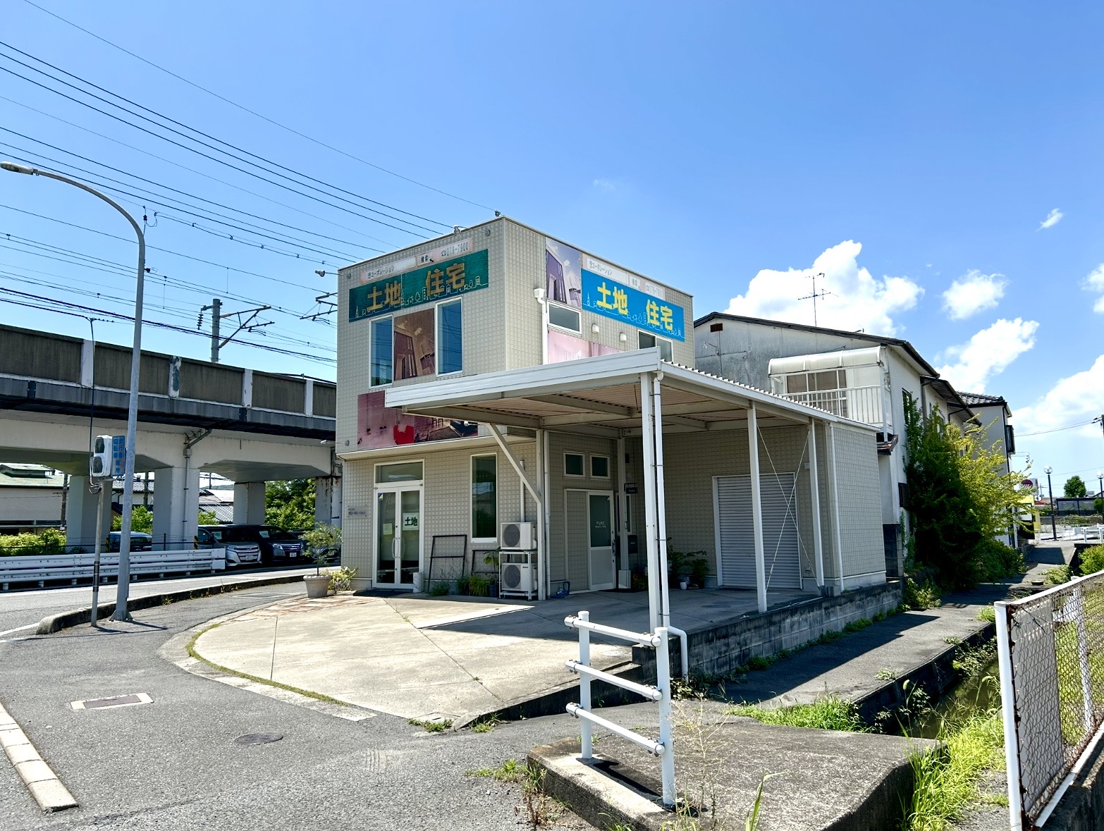 会社の建物