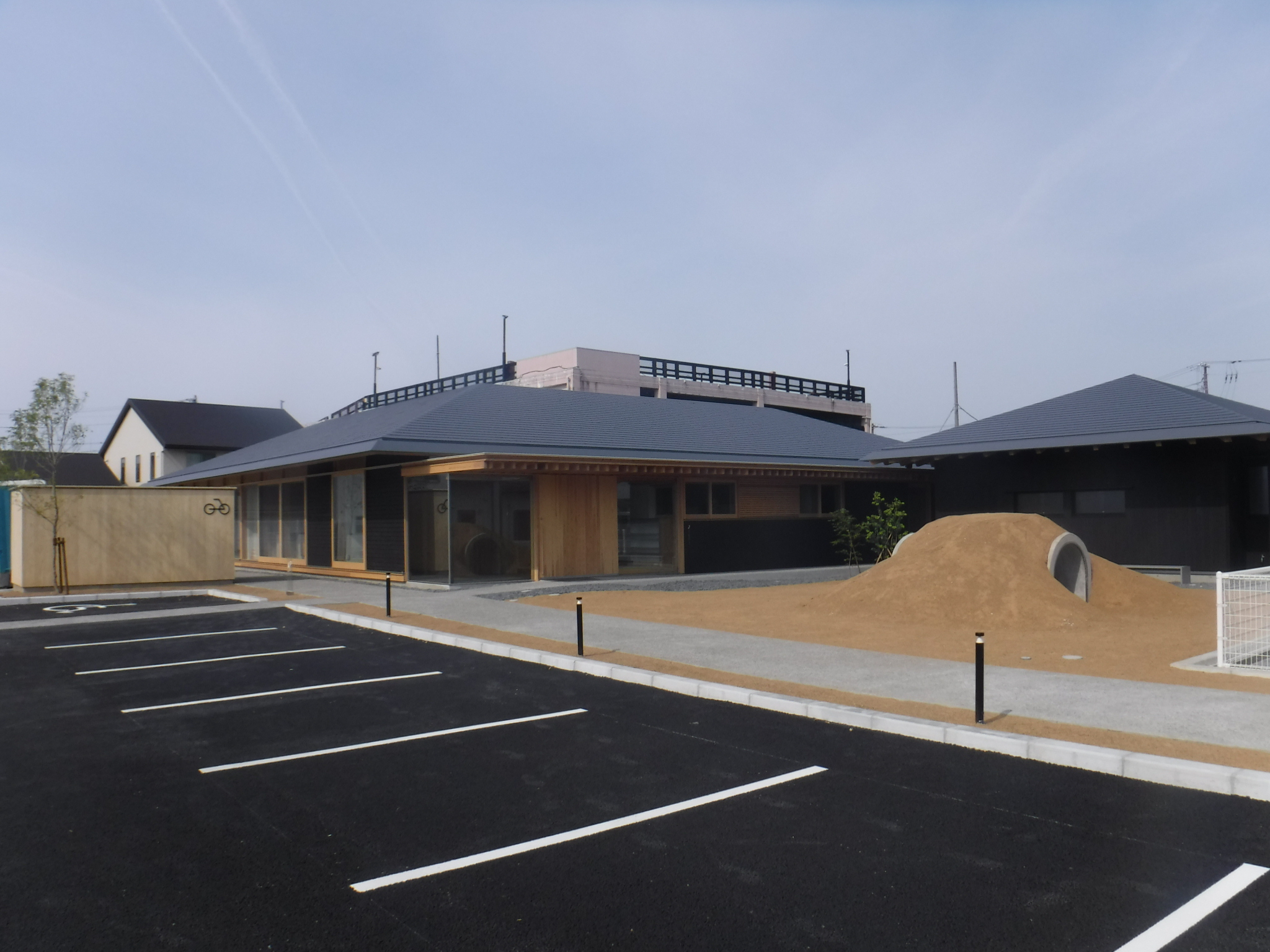 2-香南市総合子育て支援センター建設工事（建築主体）