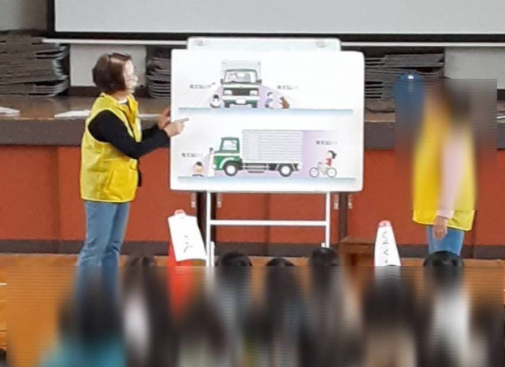6-近隣小学校での交通安全教室