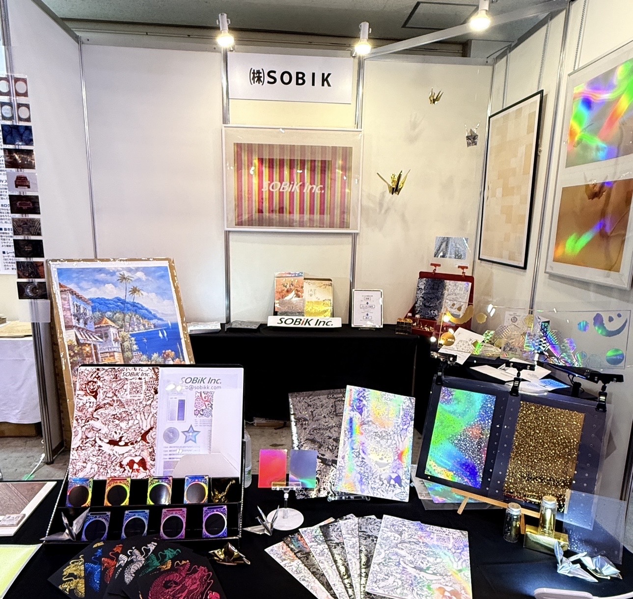 1-展示会ブース／Exhibition booth scene