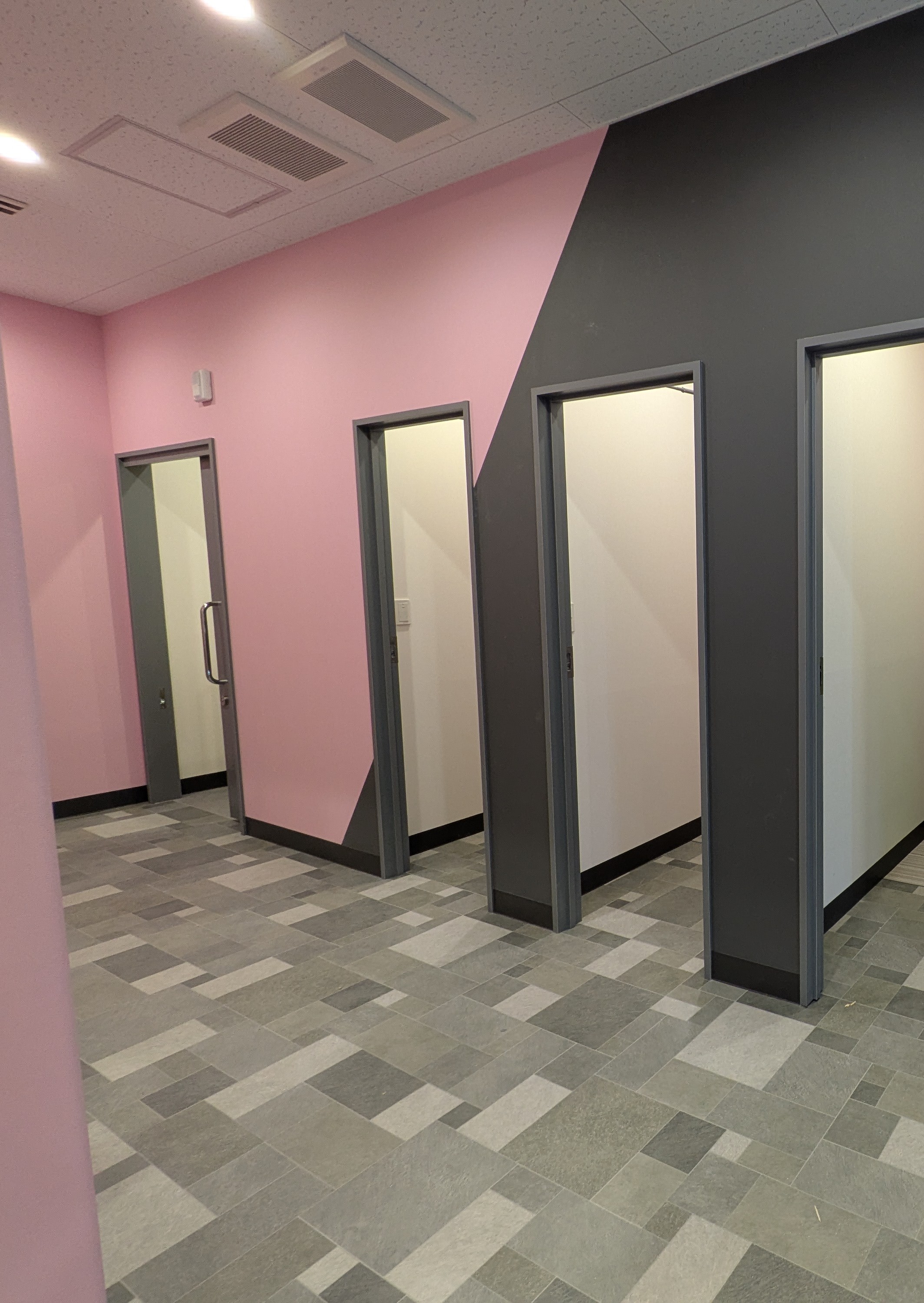 4-トレーニングジムの建具