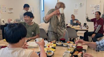 1-今日もにぎやかです