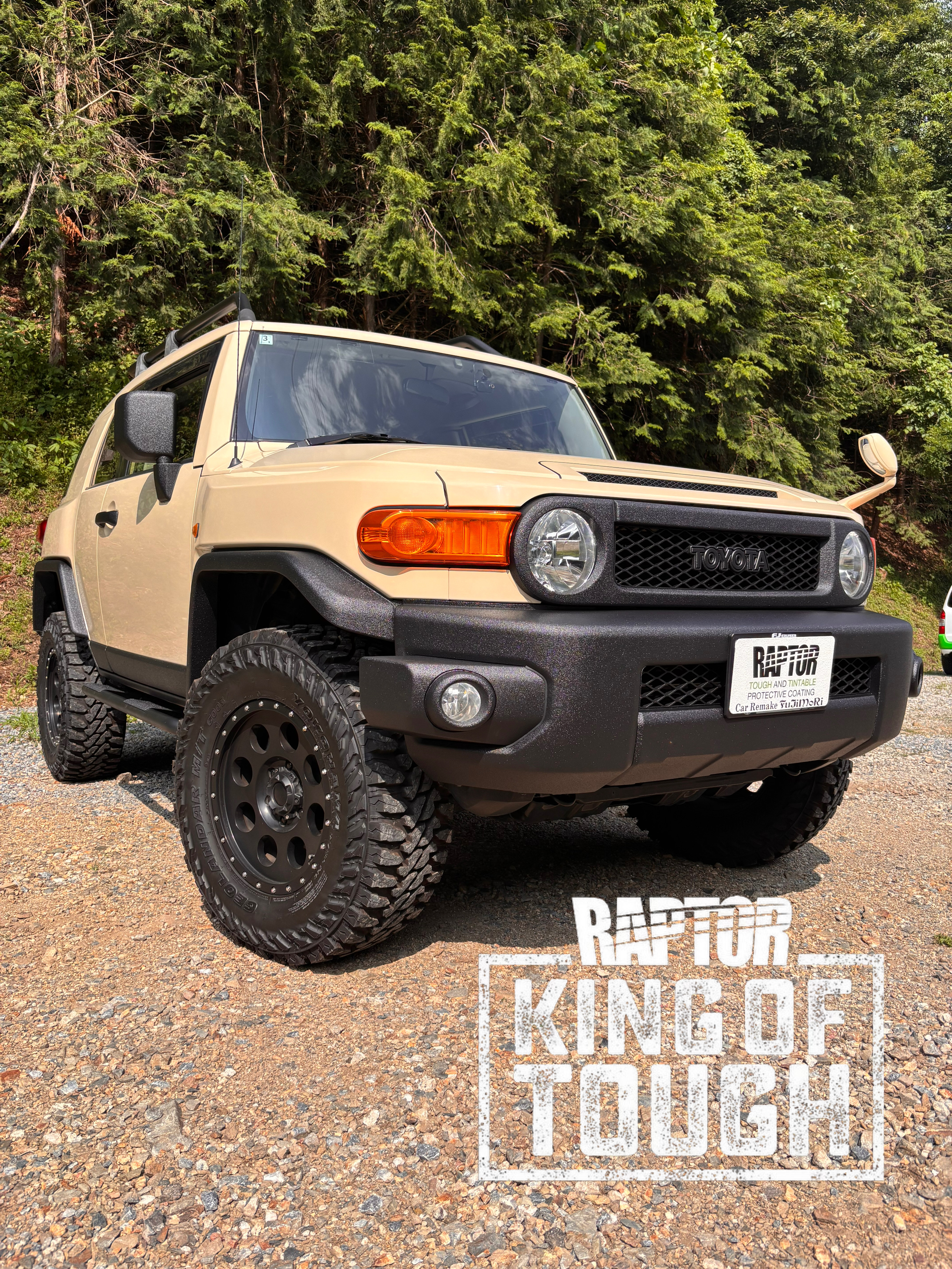 TOYOTA FJクルーザー　ラプターライナー施工🦖