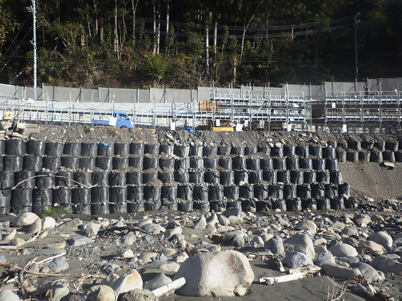 4-令和5年度 (第34-Ｂ3014-01号)一級河川藁科川4年災害復旧工事4年災査定第34号(大型ブロック積)