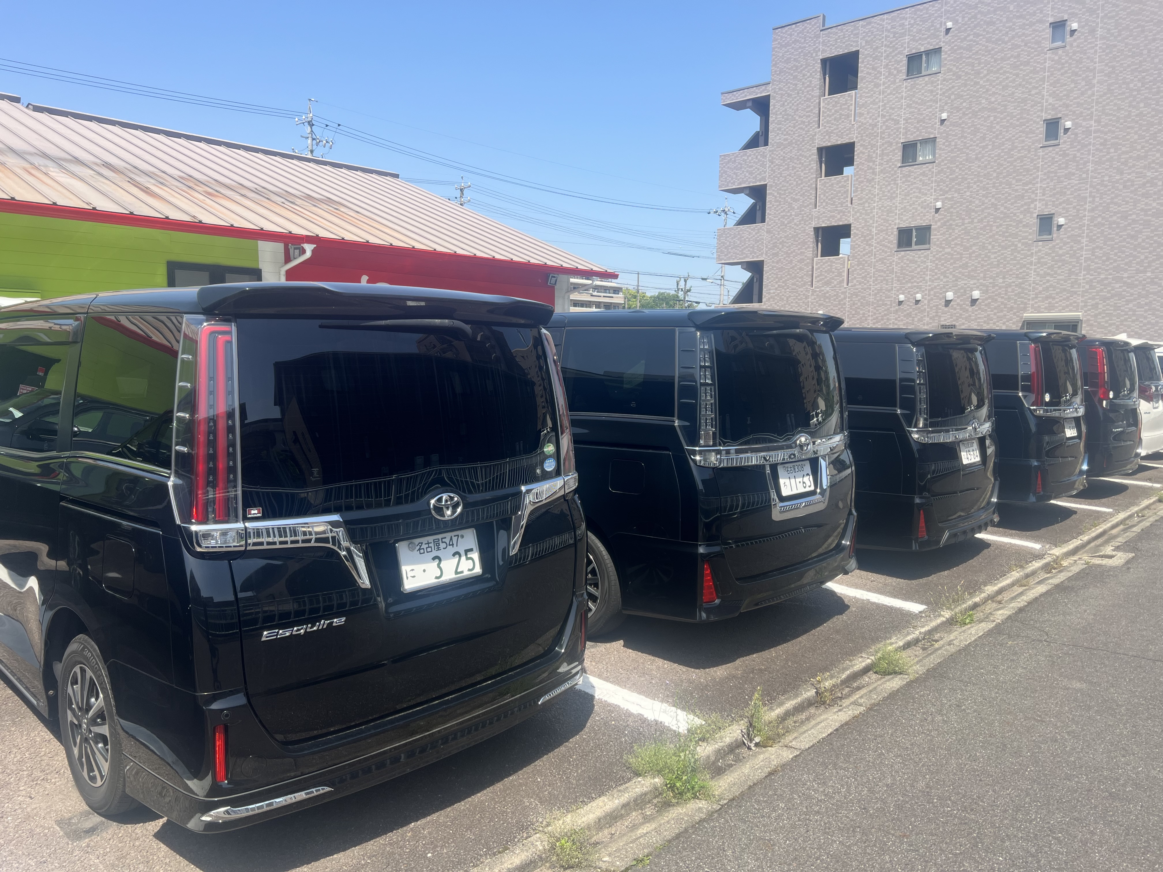 2-中古車販売事業（アップルワールド守山店）