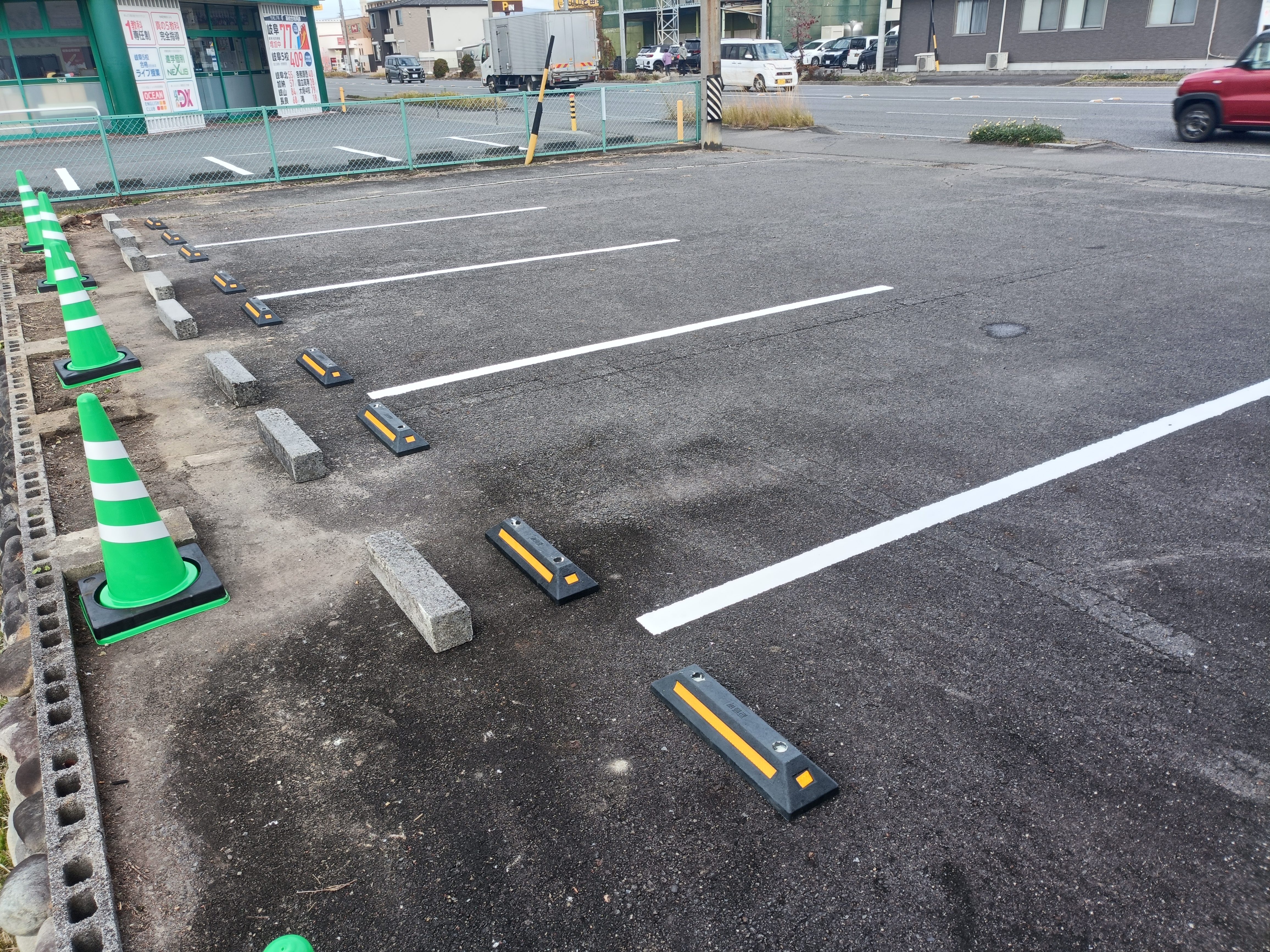 5-羽島｜駐車場整備工事ライン・車止め・伐採