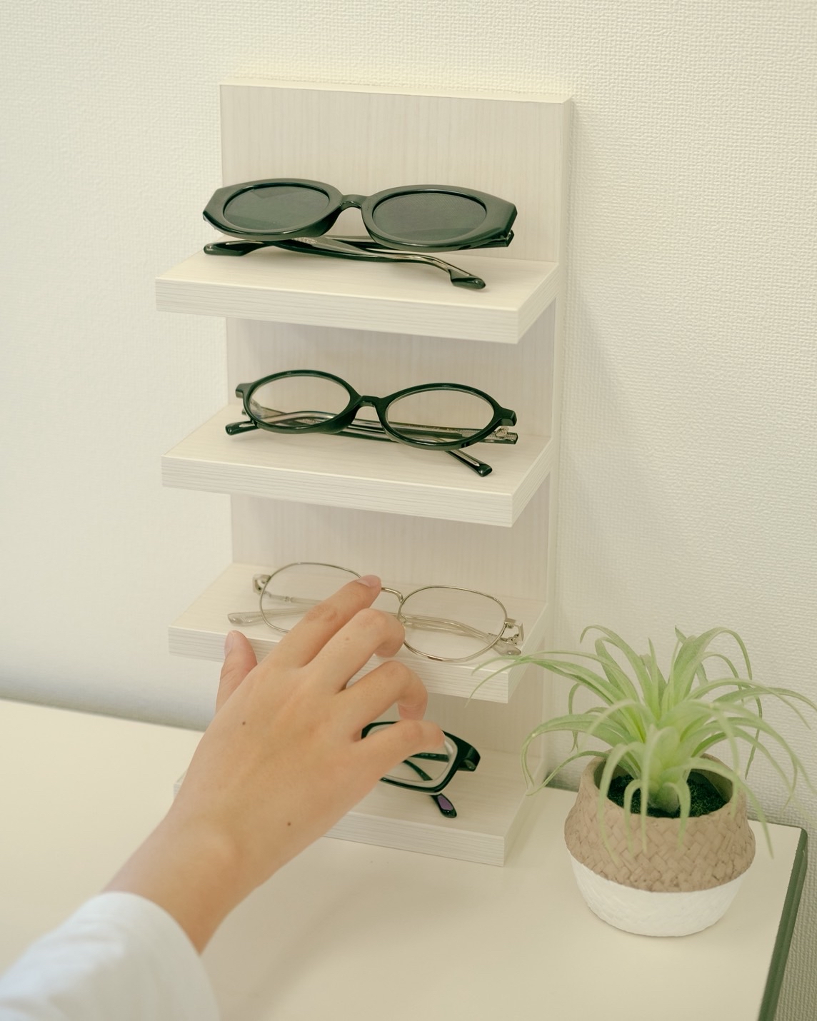 2-新商品 メガネスタンド
