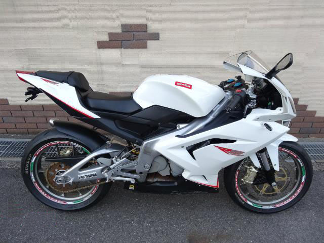 4-ａｐｒｉｌｉａ　ＲＳ１２５　ホワイト