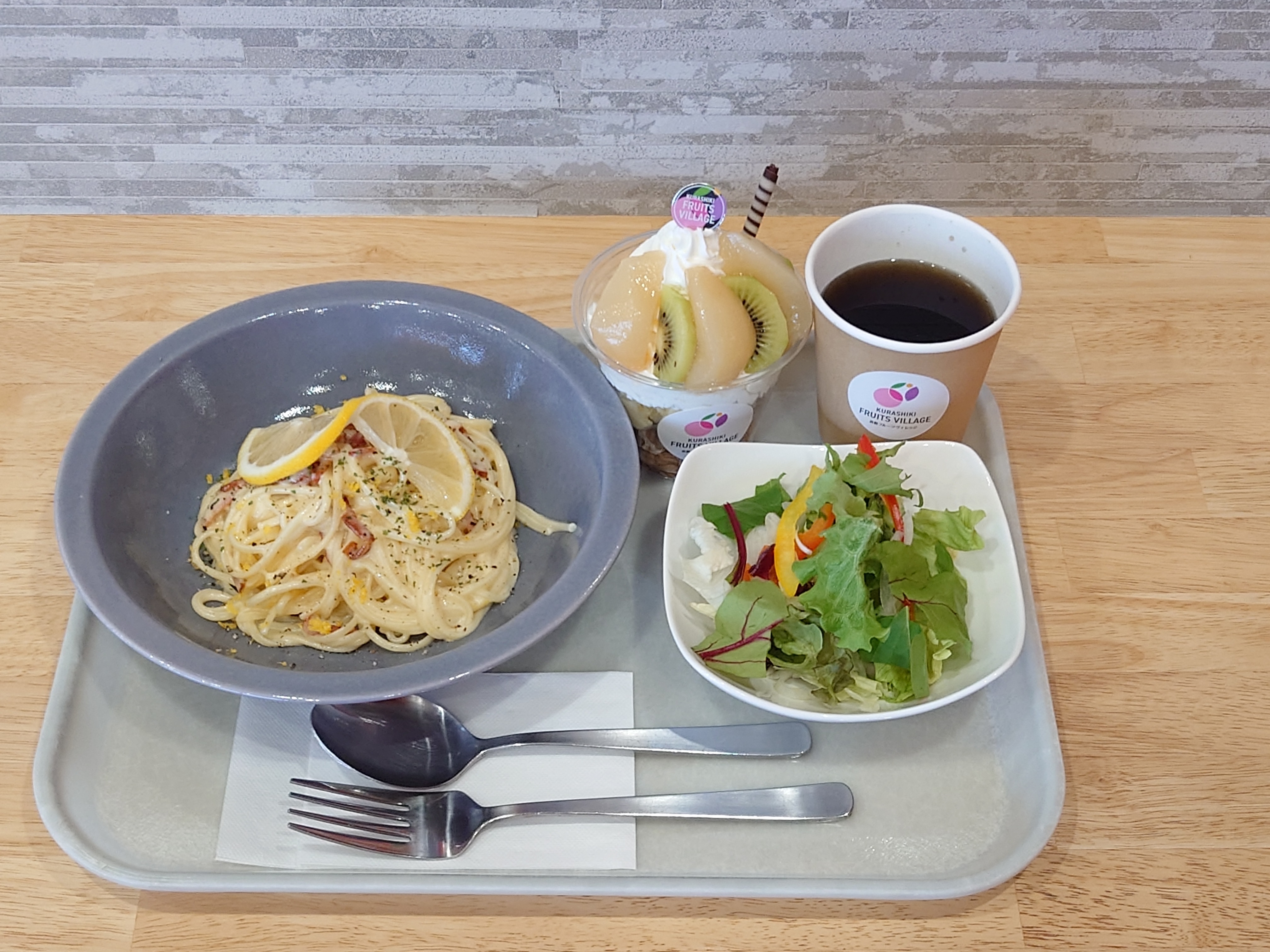 1-ＣＡＦＥ　ＬＵＮＣＨ