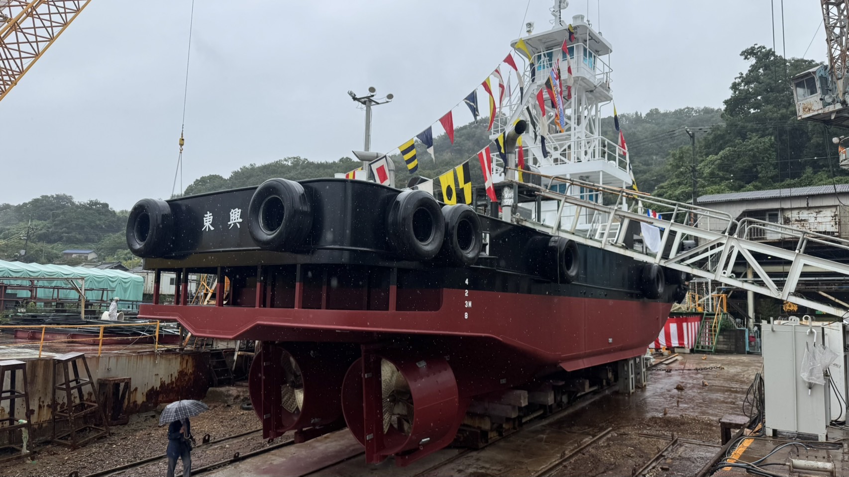 1-新造船「東興」進水式