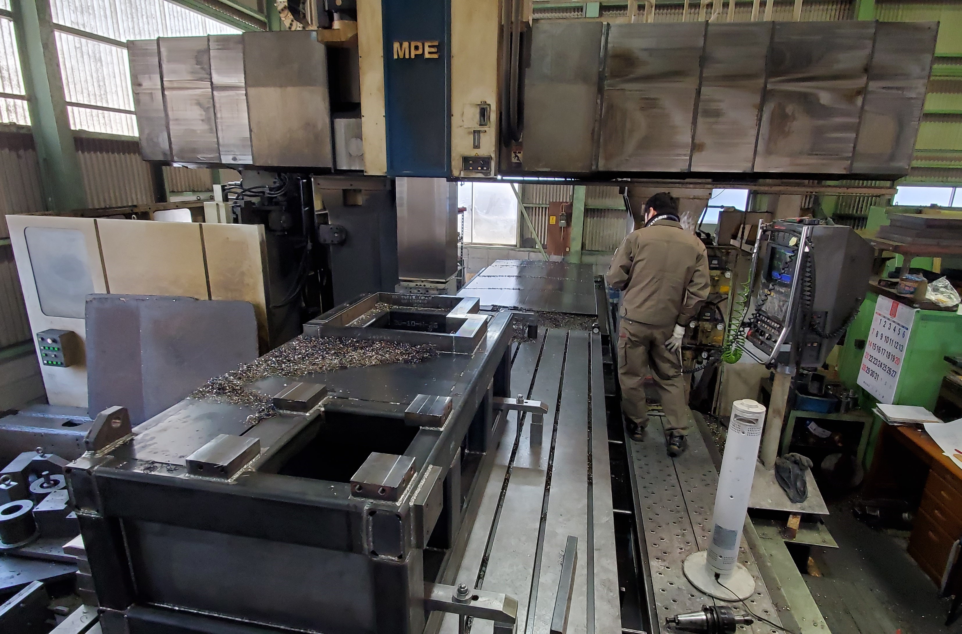 0-五面加工機　SHIBAURA  MPE-2140  4500×2000×1000 （テーブル）4000×1800  １台